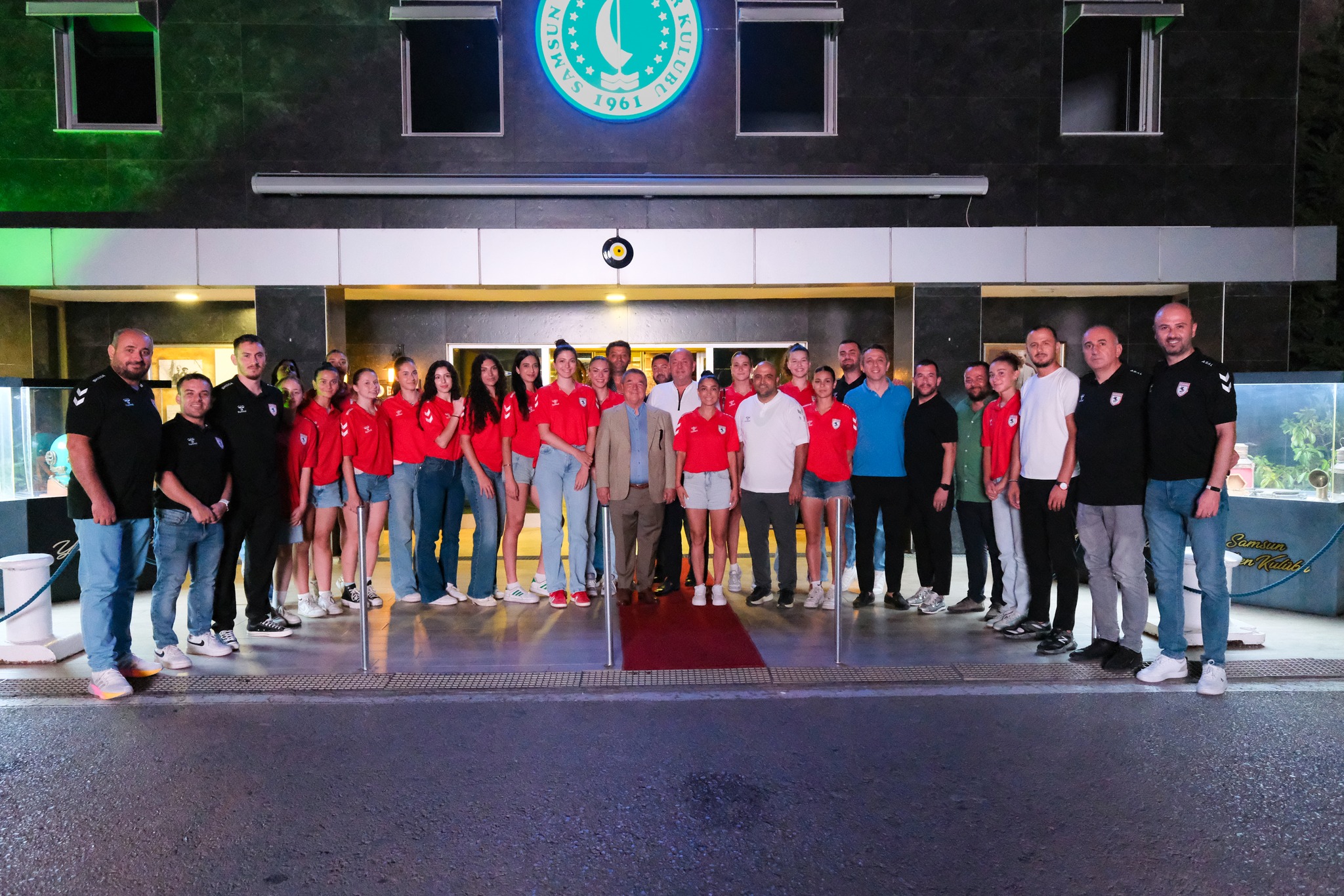 SAMSUN YELKEN KULÜBÜ TAKIMIMIZI SEZONA MERHABA YEMEĞİNDE AĞIRLADI