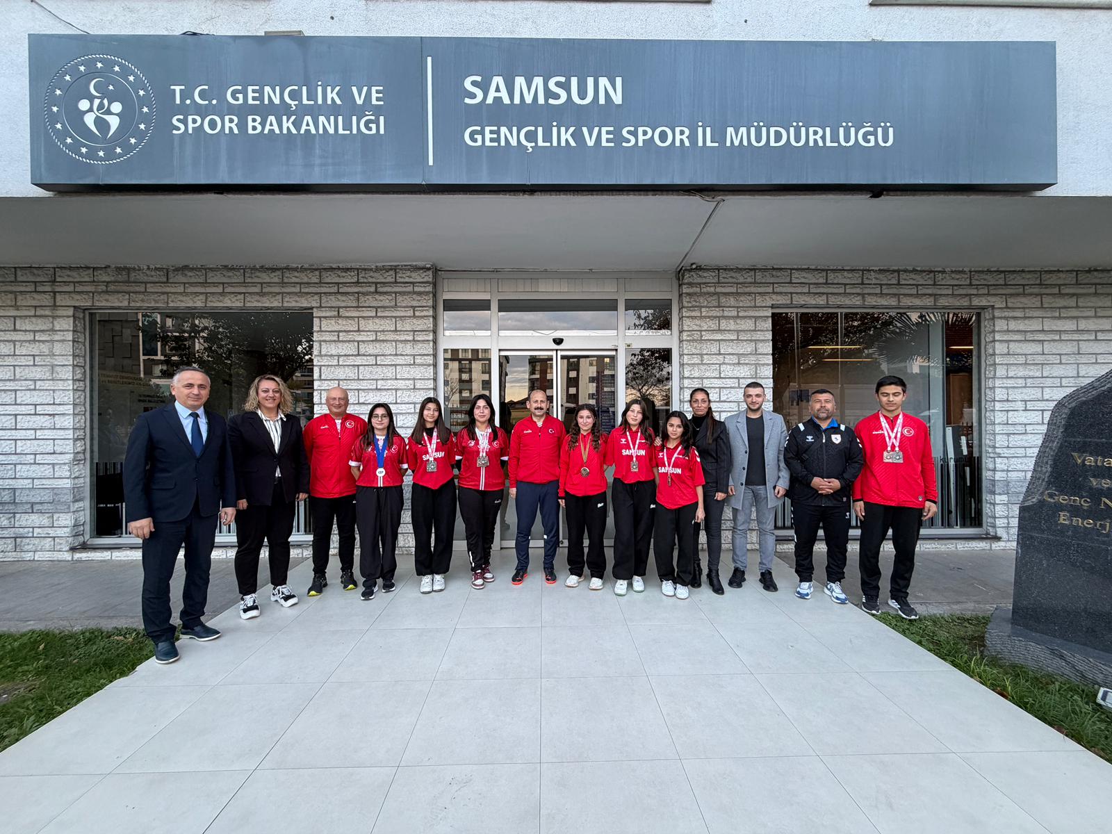 BOCCE TAKIMIMIZ, GENÇLİK VE SPOR İL MÜDÜRÜ SN. FEYZULLAH DERECİ’YE ZİYARET