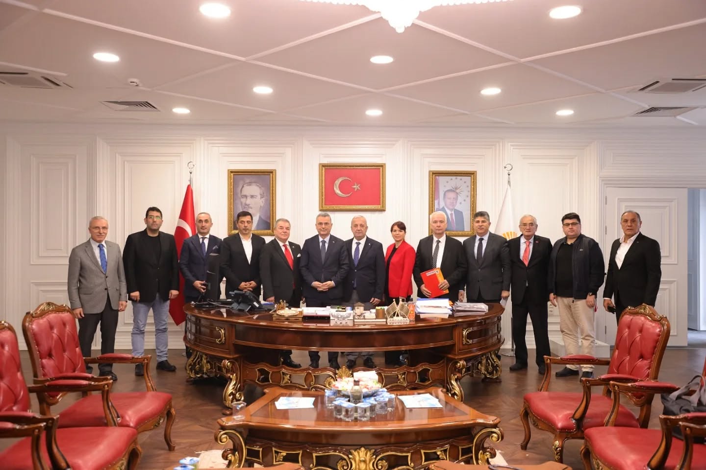 SAMSUNSPOR AİLESİ BÜYÜYOR: İLKADIM BELEDİYESİ’NDEN 33 YENİ ÜYE